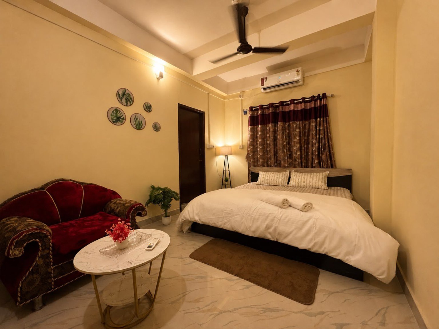 Non-Balcony Room at Jonbiri Stay